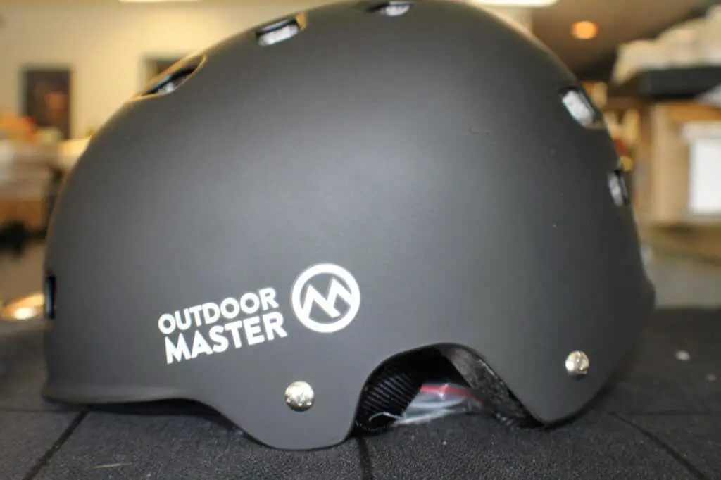 Avis sur le casque OutdoorMaster : Design  , Caractéristiques, prix.